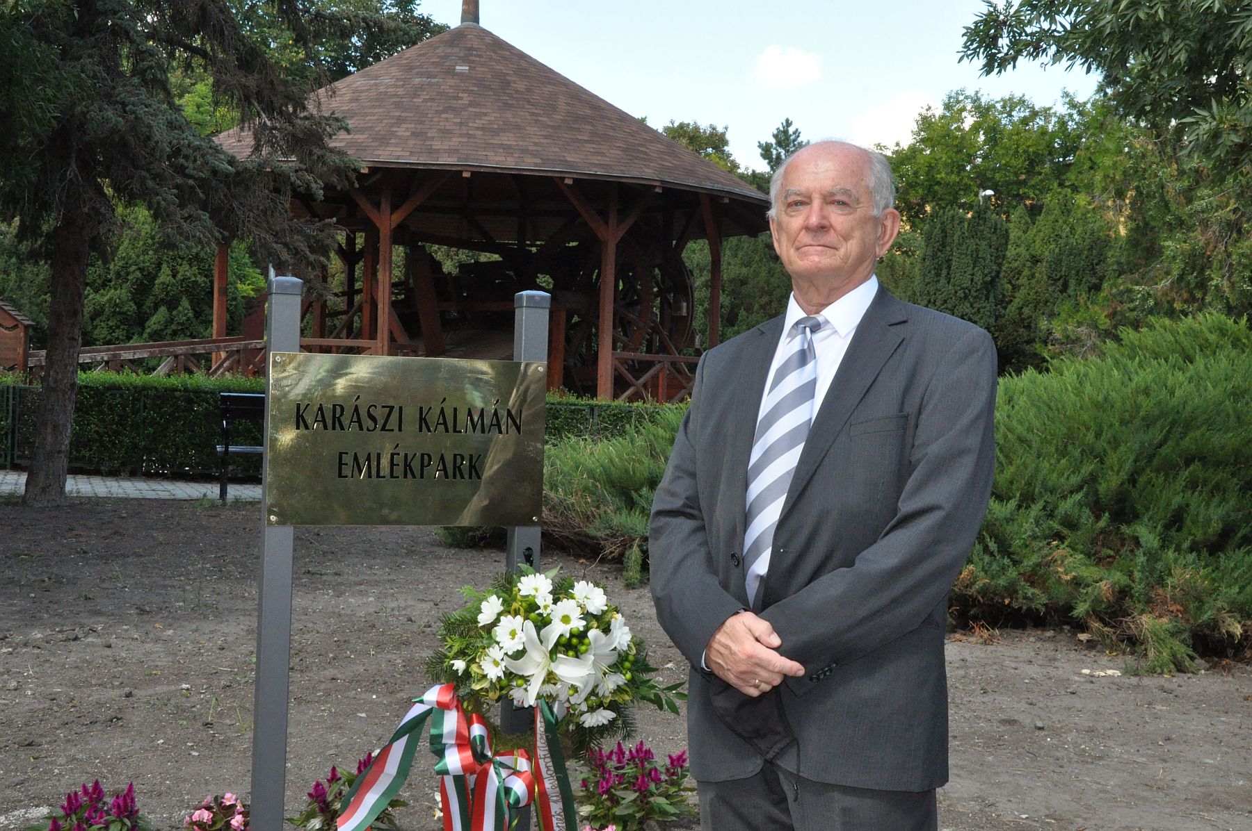 Emléktábla-avatás a száz éve született Karászi Kálmán tiszteletére